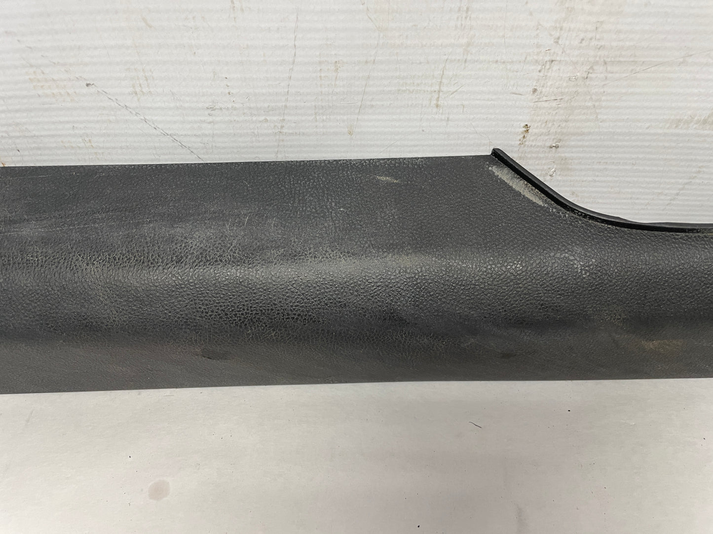 2013 Chevy Caprice PPV LH Driver Front Sill Carpet Retainer Kick Panel Scuff Plate Trim OEM - Day's Parts Yard