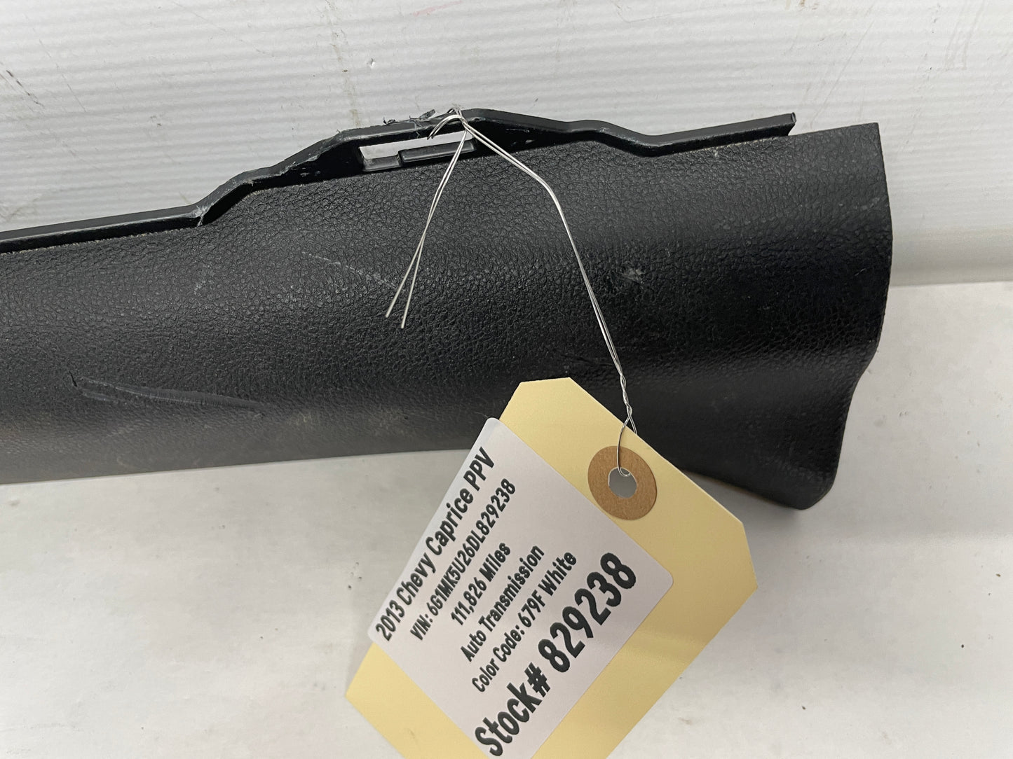 2013 Chevy Caprice PPV LH Driver Front Sill Carpet Retainer Kick Panel Scuff Plate Trim OEM - Day's Parts Yard