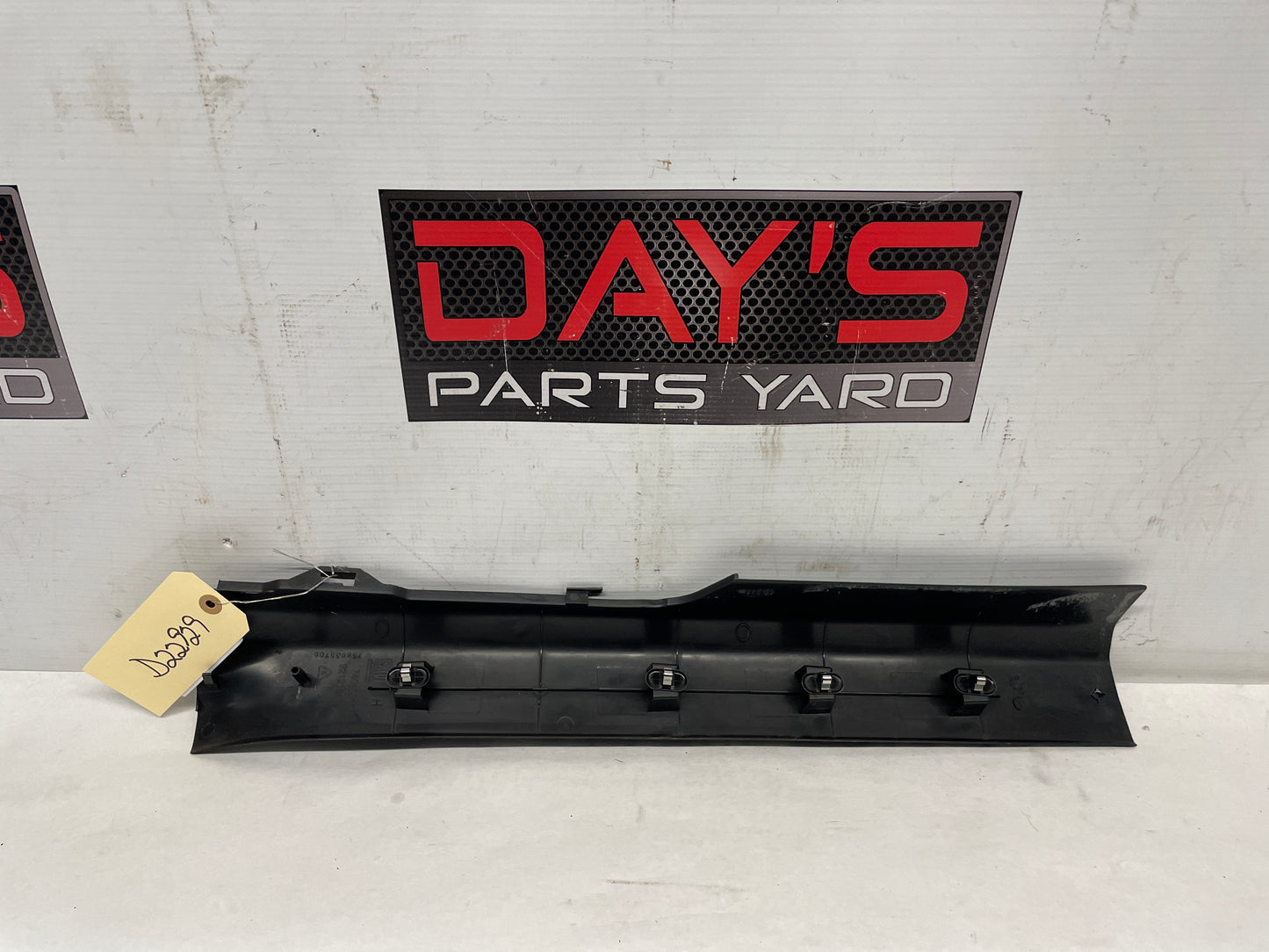 2013 Chevy Caprice PPV LH Driver Front Sill Carpet Retainer Kick Panel Scuff Plate Trim OEM - Day's Parts Yard