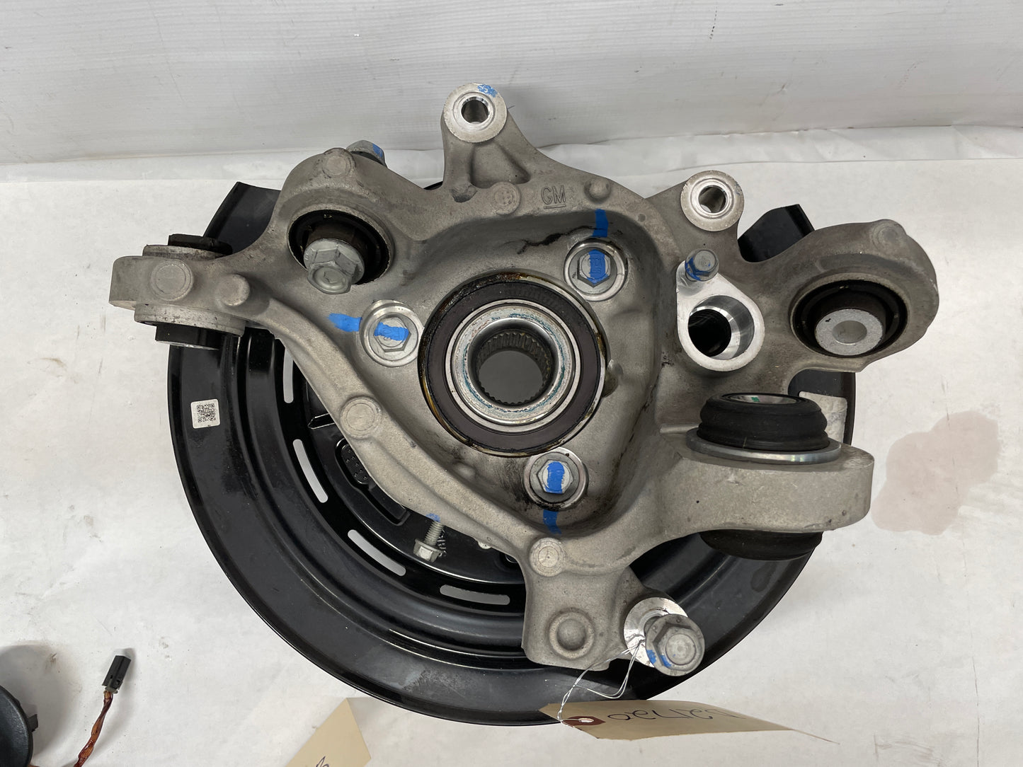 2016 Cadillac ATS-V LH Driver Rear Spindle Knuckle Hub Bearing Assembly OEM - Day's Parts Yard