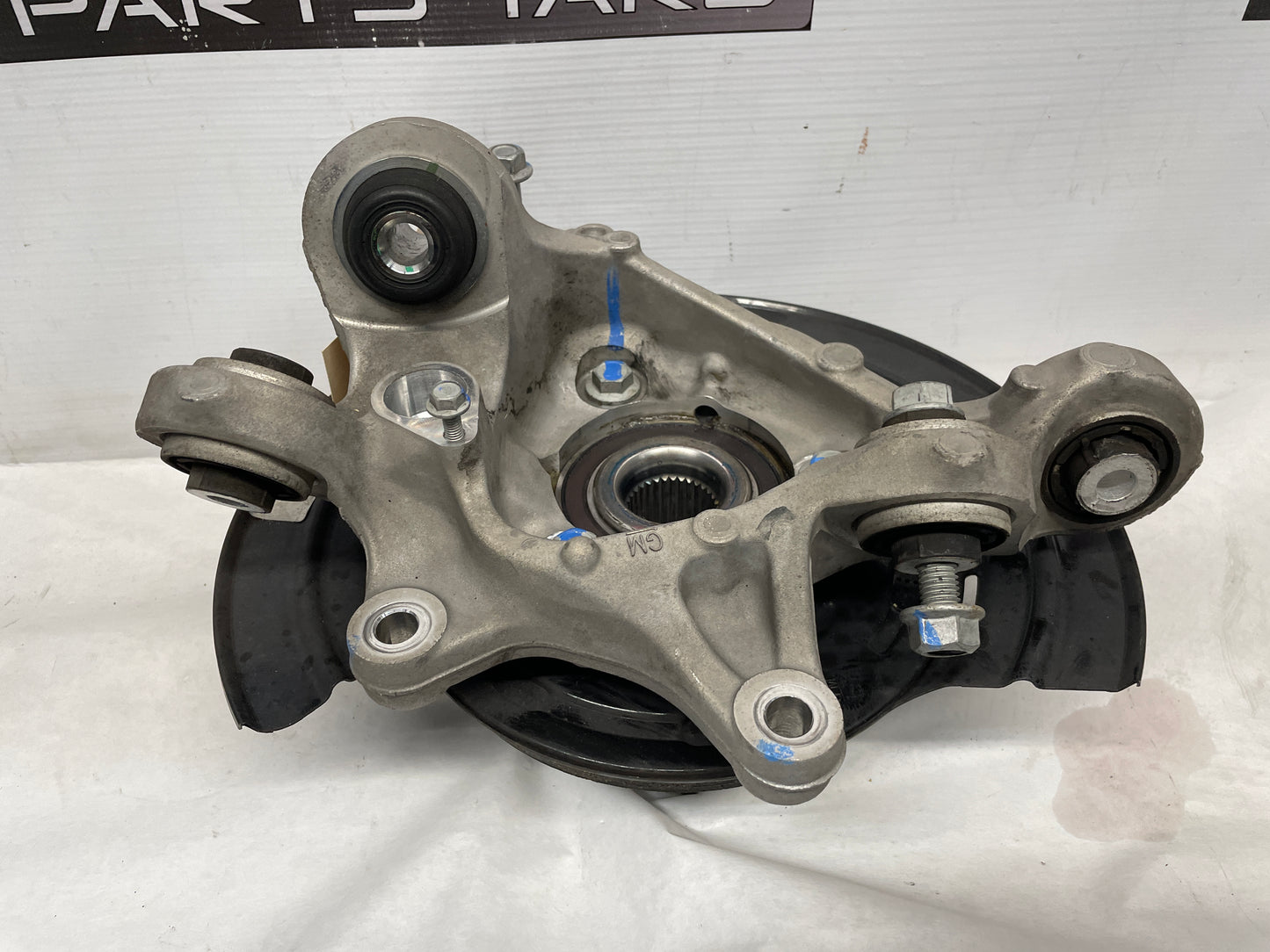 2016 Cadillac ATS-V LH Driver Rear Spindle Knuckle Hub Bearing Assembly OEM - Day's Parts Yard