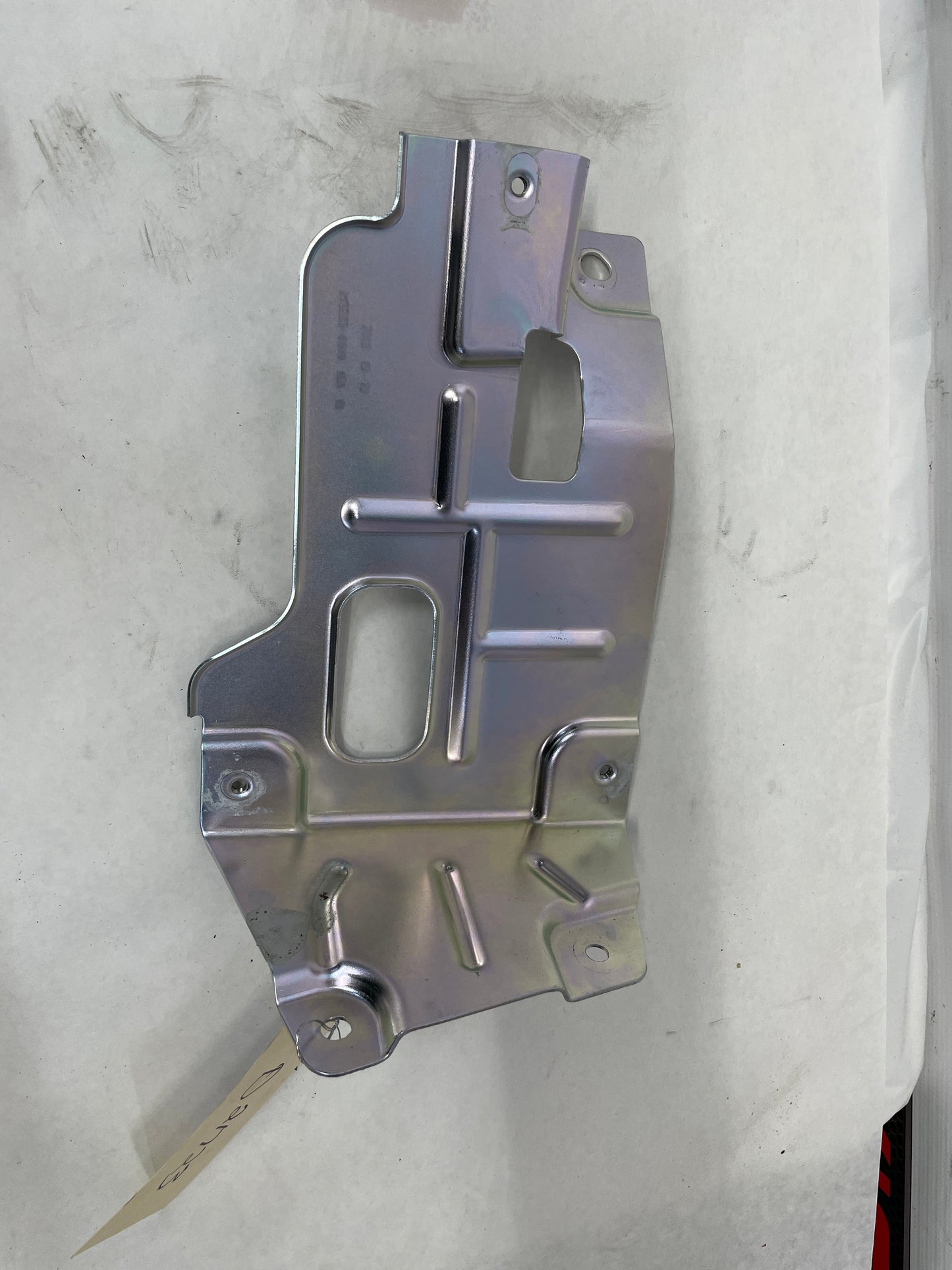 2016 Cadillac ATS-V Coupe Bose Radio Amplifier Bracket OEM - Day's Parts Yard