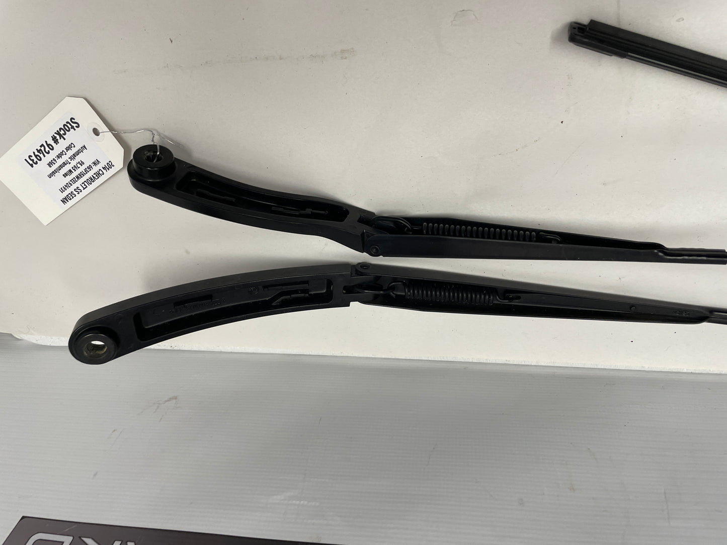 2014 Chevy SS Sedan RH & LH Windshield Wiper Arms Set OEM - Day's Parts Yard