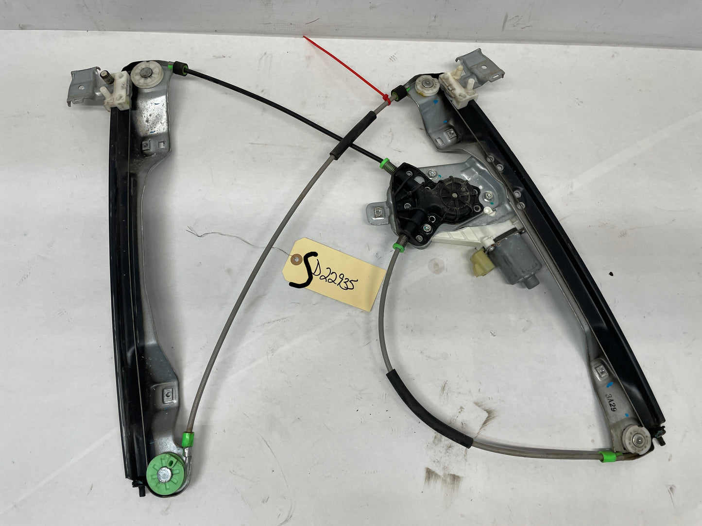 2013 Chevy Caprice PPV RH Passenger Front Window Regulator w/ Motor OEM - Day's Parts Yard