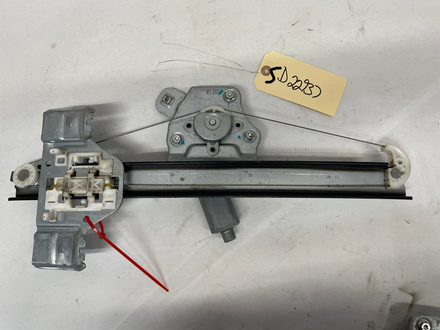 2013 Chevy Caprice PPV RH Passenger Rear Window Regulator Motor OEM - Day's Parts Yard