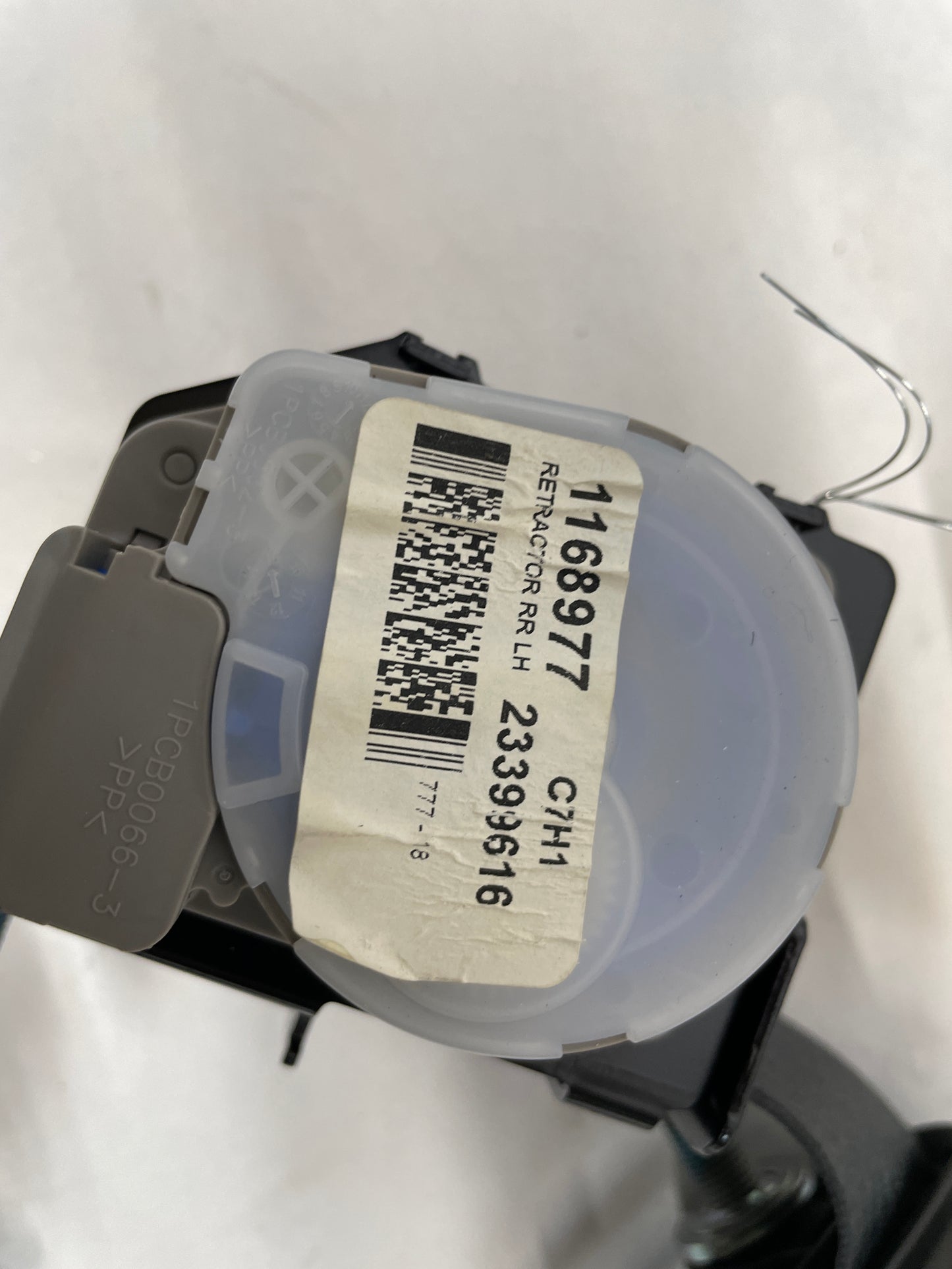 2016 Cadillac ATS-V Coupe RH & LH Rear Seat Belt Seatbelt Retractor OEM - Day's Parts Yard