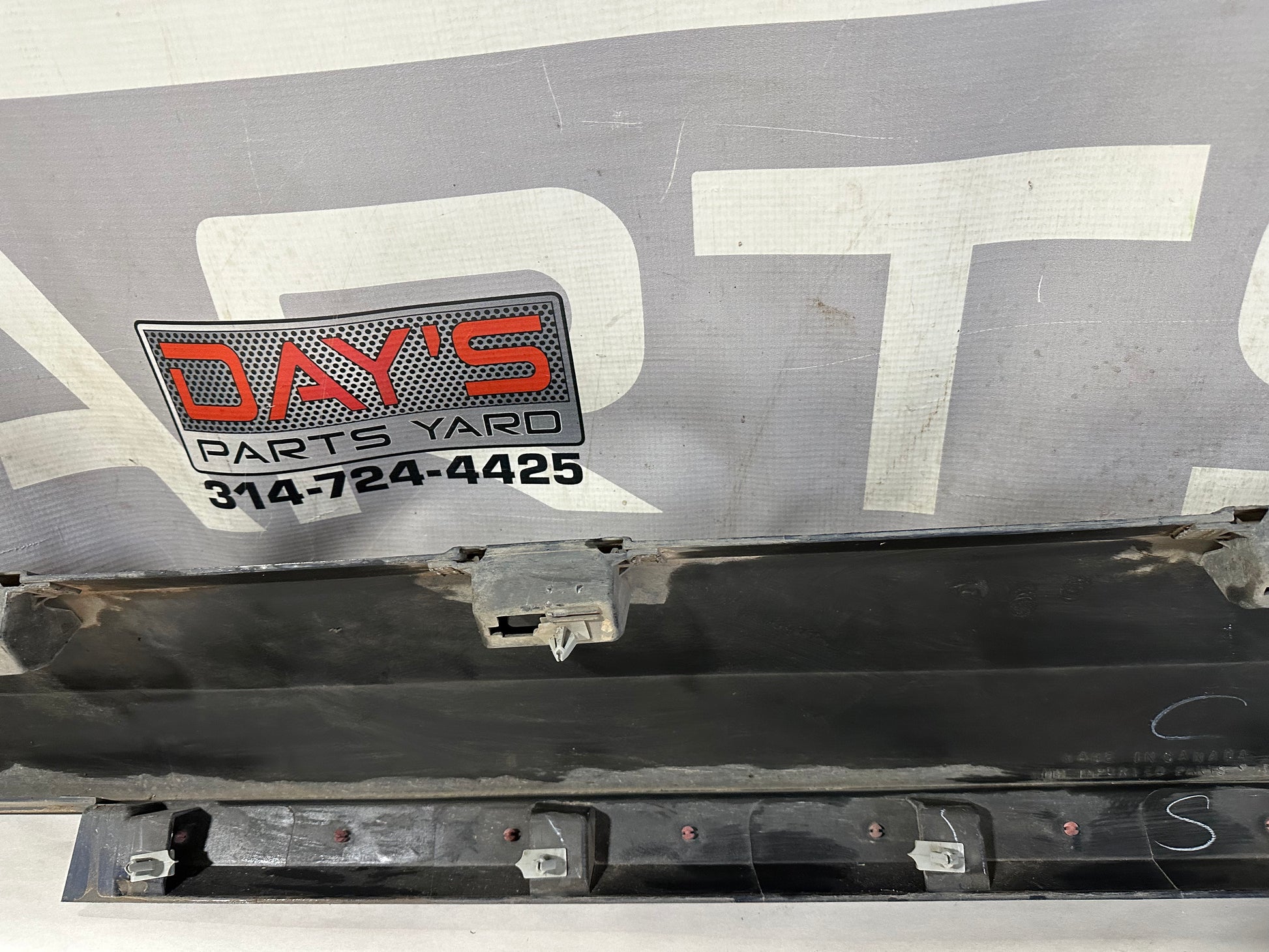 2012 Chevy Camaro SS LH Driver Rocker Molding Trim OEM - Day's Parts Yard