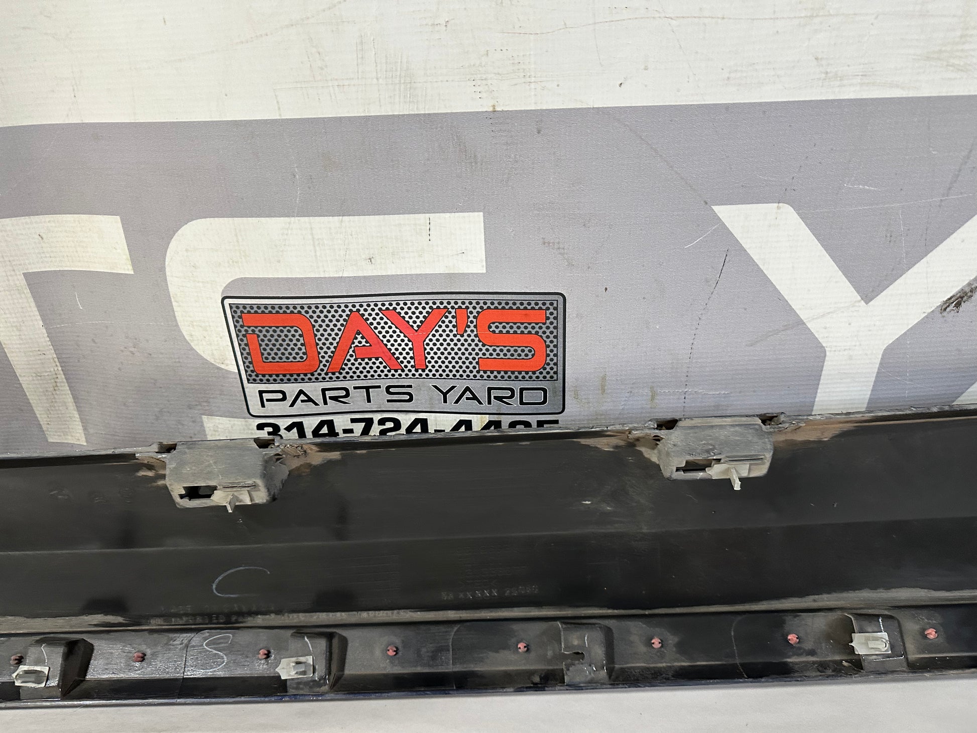 2012 Chevy Camaro SS LH Driver Rocker Molding Trim OEM - Day's Parts Yard