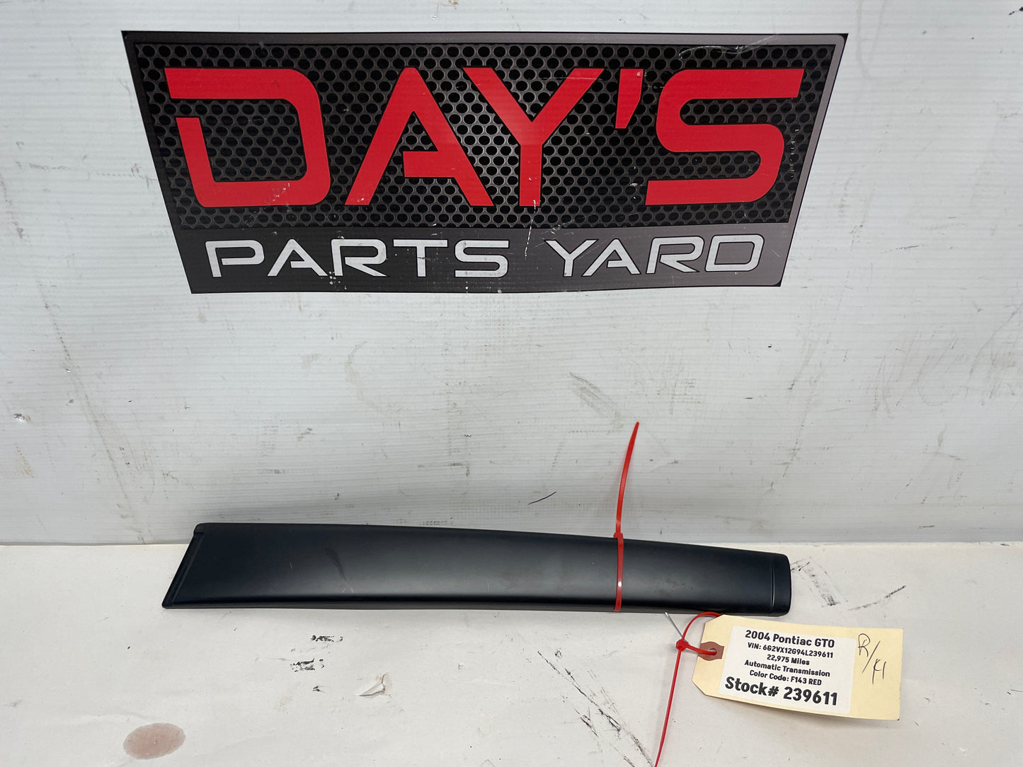 2004 Pontiac GTO RH Passenger Exterior B Pillar Window Trim Cover OEM - Day's Parts Yard