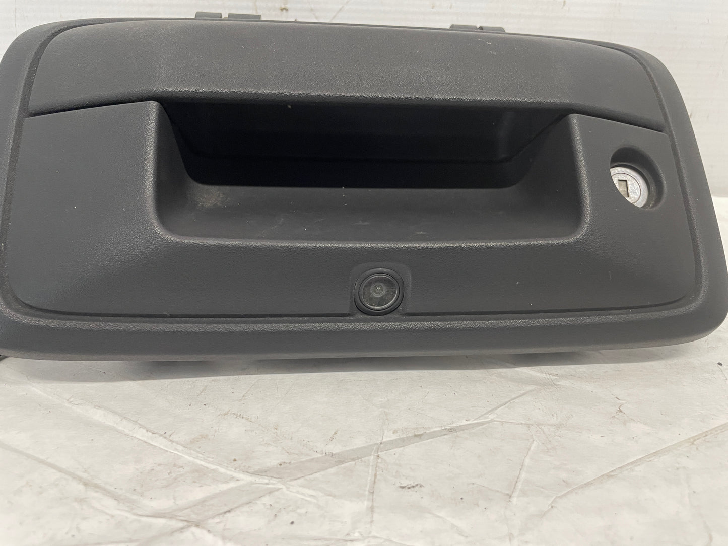 2015 Chevy Silverado K1500 Tailgate Handle w/ Back Up Camera OEM - Day's Parts Yard