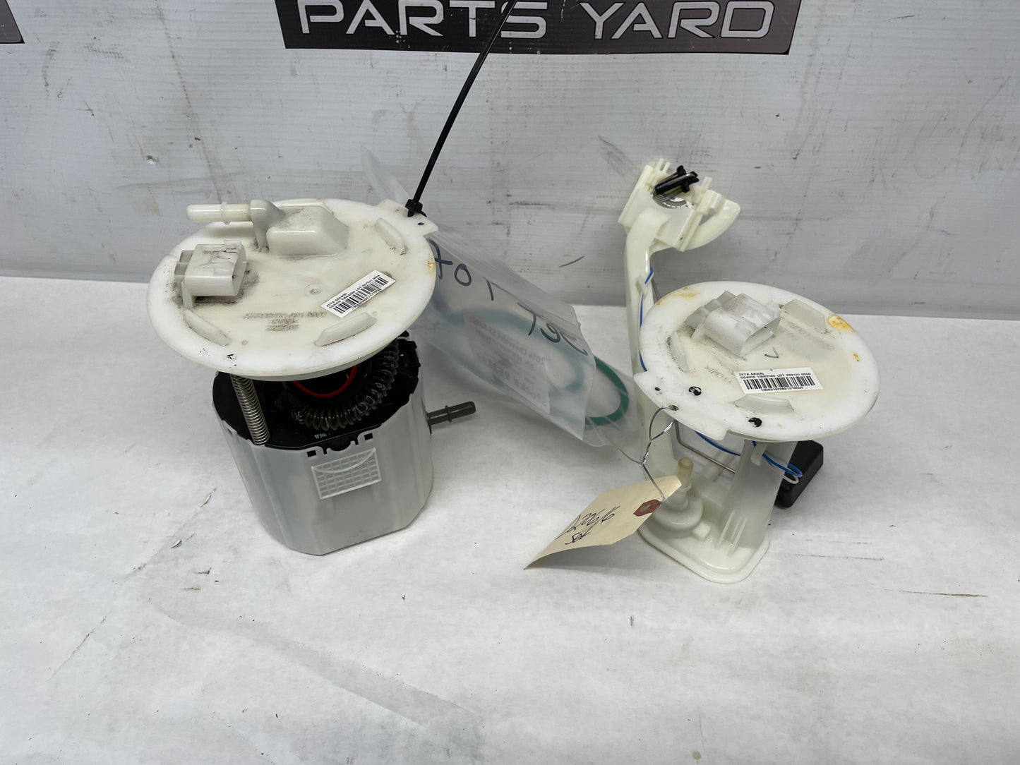 2014 Chevy SS Sedan Fuel Pump and Level Sending Unit Assembly OEM - Day's Parts Yard