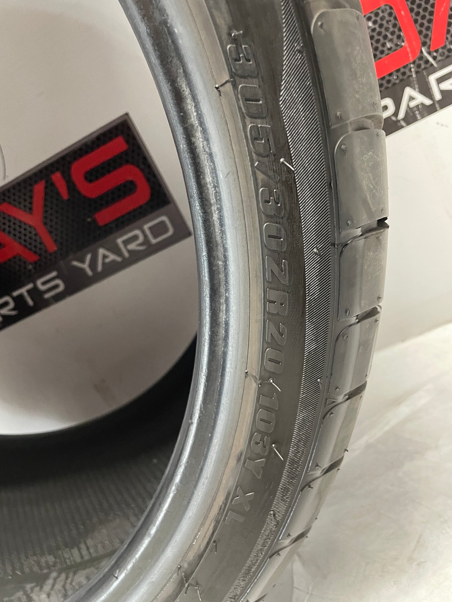 Atturo AZ850 Tire 305/30ZR20 - Day's Parts Yard
