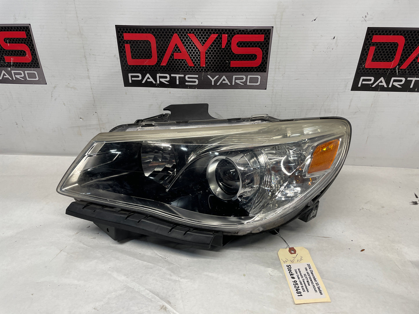 2014 Chevy SS Sedan LH Driver Headlight Head Light Lamp OEM - Day's Parts Yard