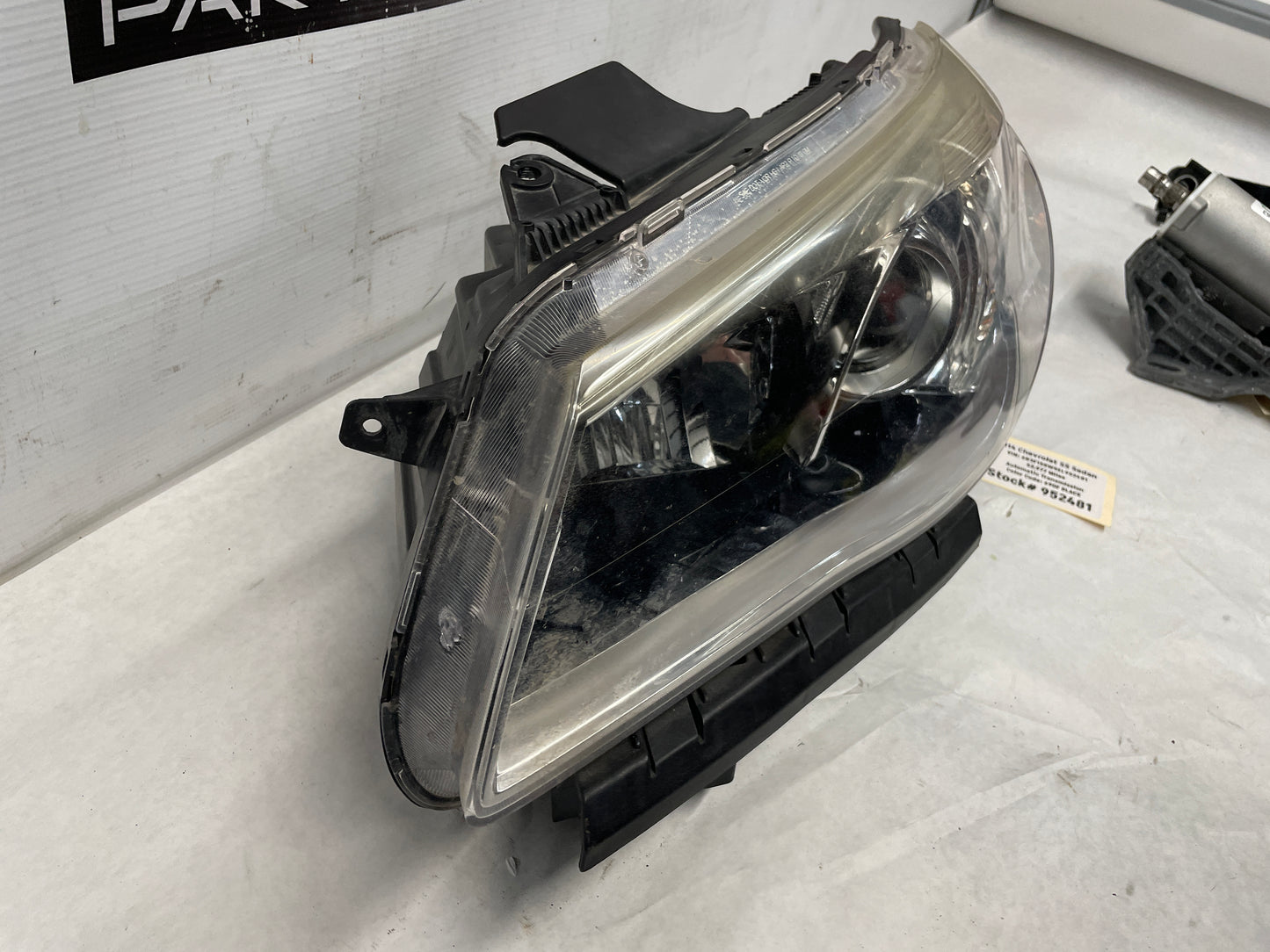 2014 Chevy SS Sedan LH Driver Headlight Head Light Lamp OEM - Day's Parts Yard
