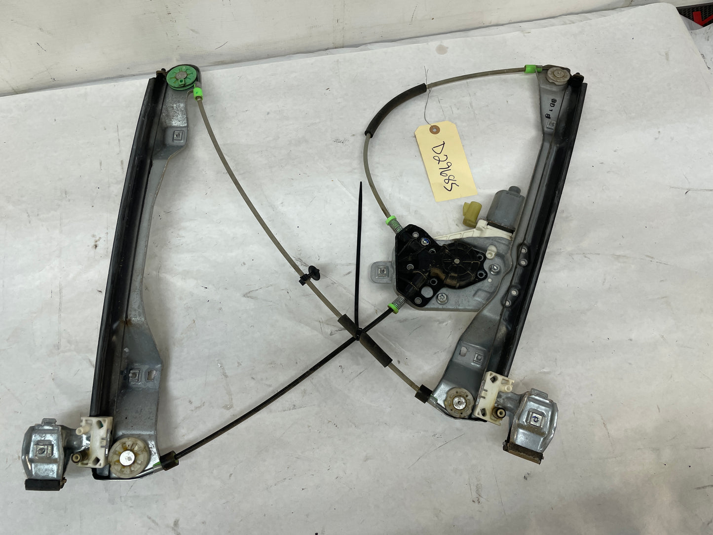 2009 Pontiac G8 GT LH Driver Front Door Window Regulator Motor OEM - Day's Parts Yard