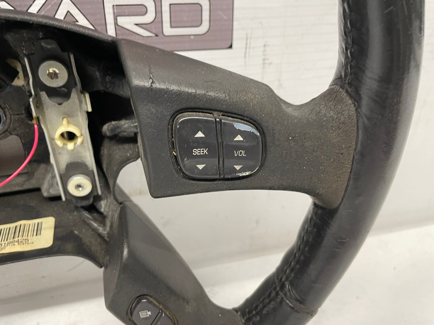 2004 GMC Sierra K1500 Steering Wheel w/ Buttons Controls OEM - Day's Parts Yard