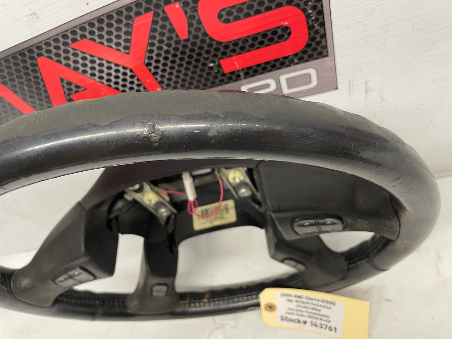 2004 GMC Sierra K1500 Steering Wheel w/ Buttons Controls OEM - Day's Parts Yard