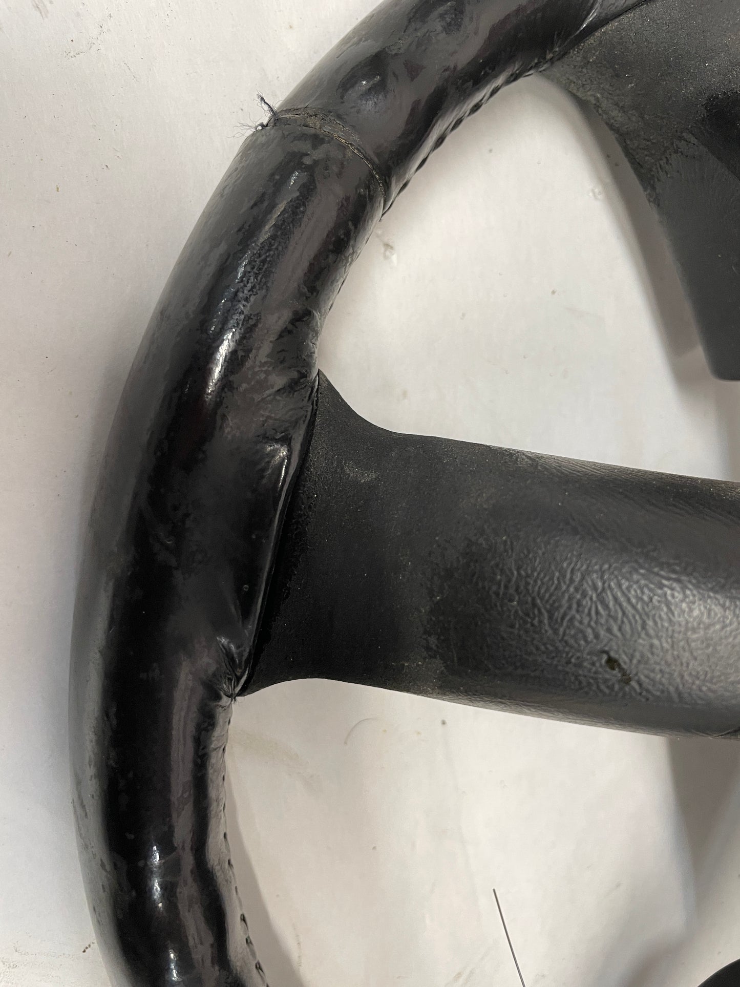 2004 GMC Sierra K1500 Steering Wheel w/ Buttons Controls OEM - Day's Parts Yard
