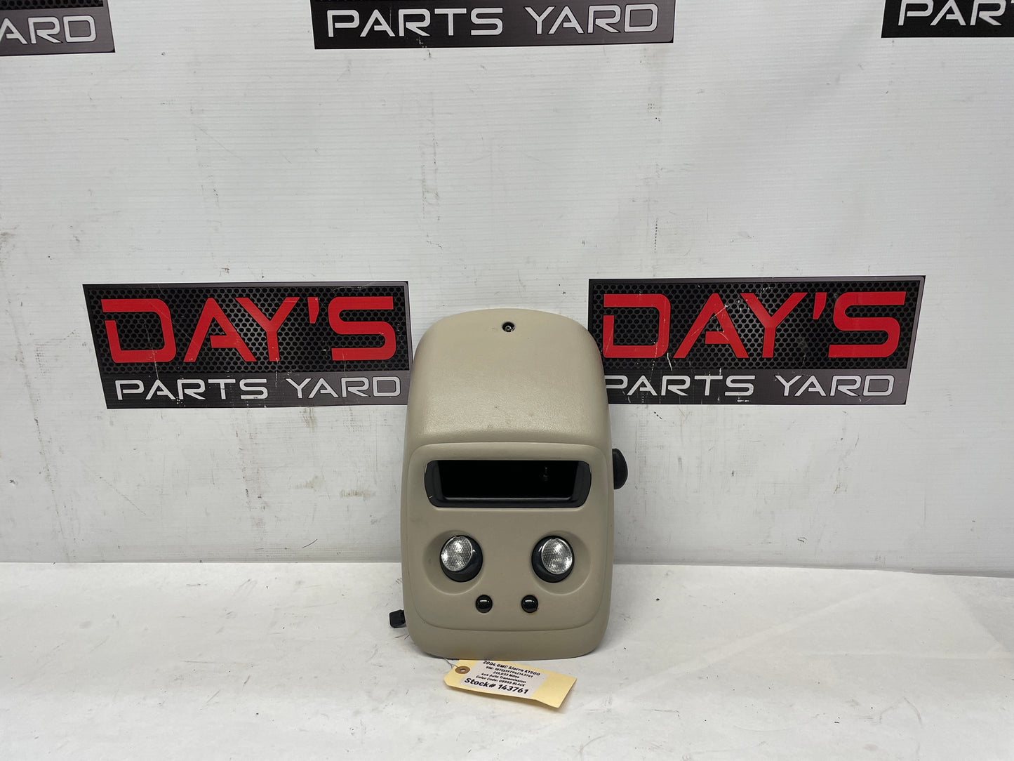 2004 GMC Sierra K1500 Overhead Roof Console Dome Map Light OEM - Day's Parts Yard