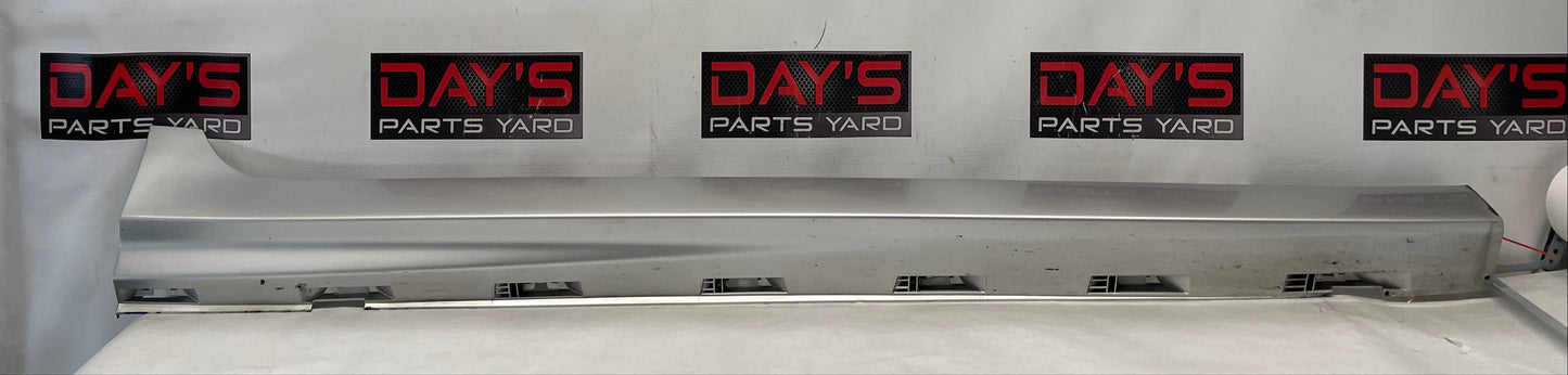 2014 Chevy SS Sedan RH Passenger Rocker Molding Side Skirt Panel Trim OEM - Day's Parts Yard