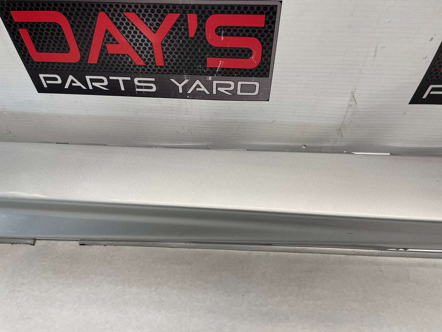 2014 Chevy SS Sedan RH Passenger Rocker Molding Side Skirt Panel Trim OEM - Day's Parts Yard