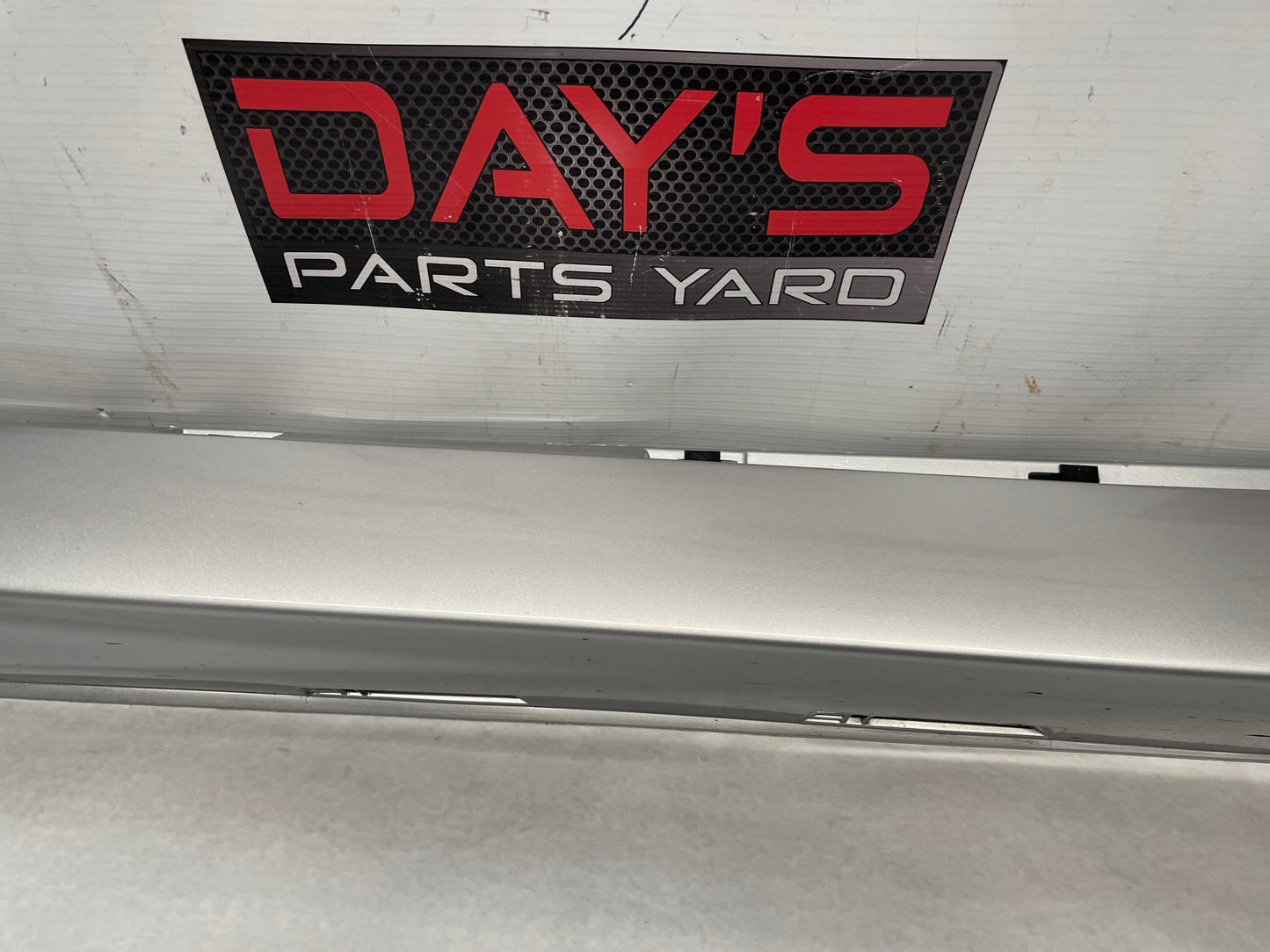 2014 Chevy SS Sedan RH Passenger Rocker Molding Side Skirt Panel Trim OEM - Day's Parts Yard