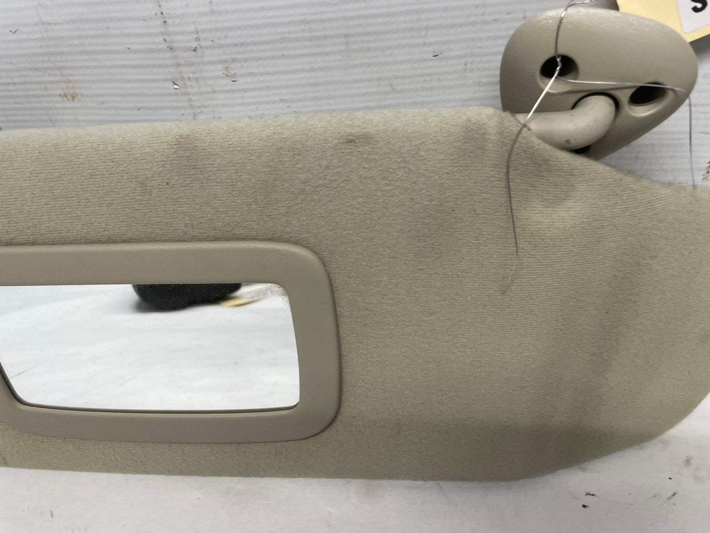 2004 GMC Sierra K1500 RH & LH Sunvisor Sun Visor Shade w/ Clips OEM - Day's Parts Yard