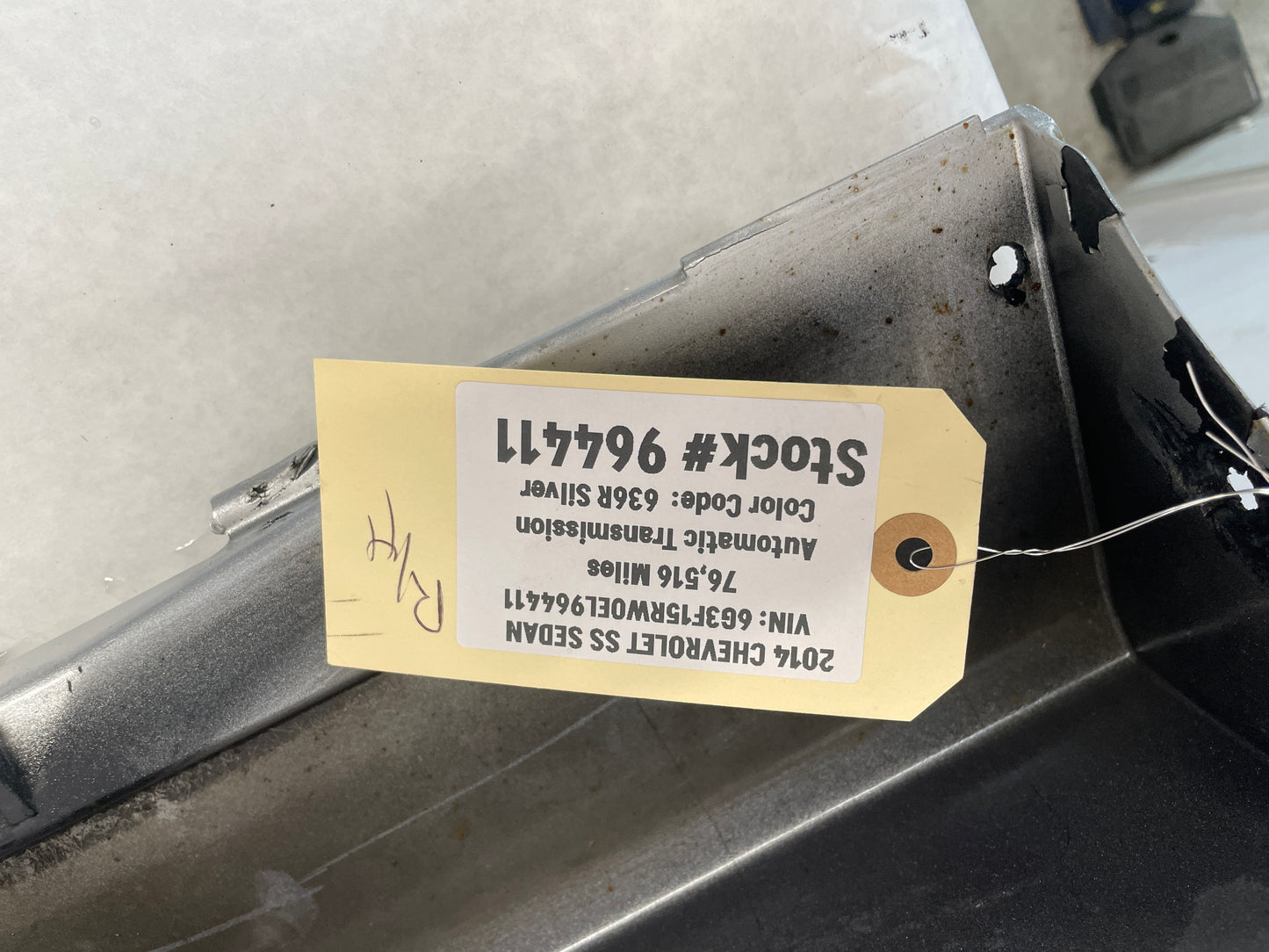 2014 Chevy SS Sedan RH Passenger Rocker Molding Side Skirt Panel Trim OEM - Day's Parts Yard