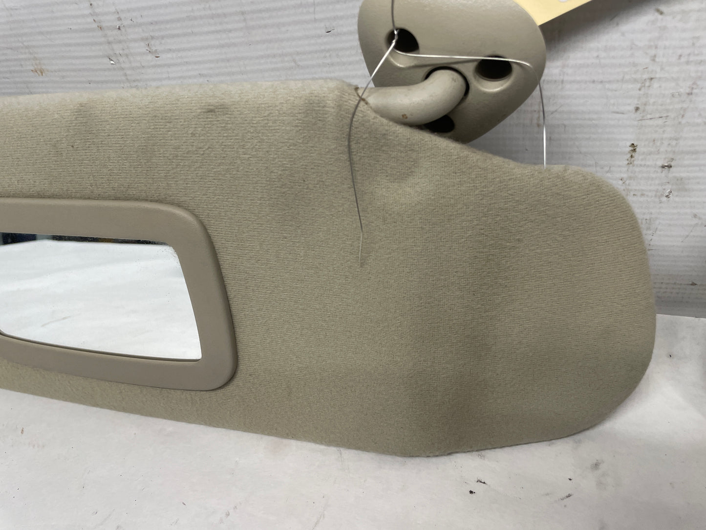 2004 GMC Sierra K1500 RH & LH Sunvisor Sun Visor Shade w/ Clips OEM - Day's Parts Yard
