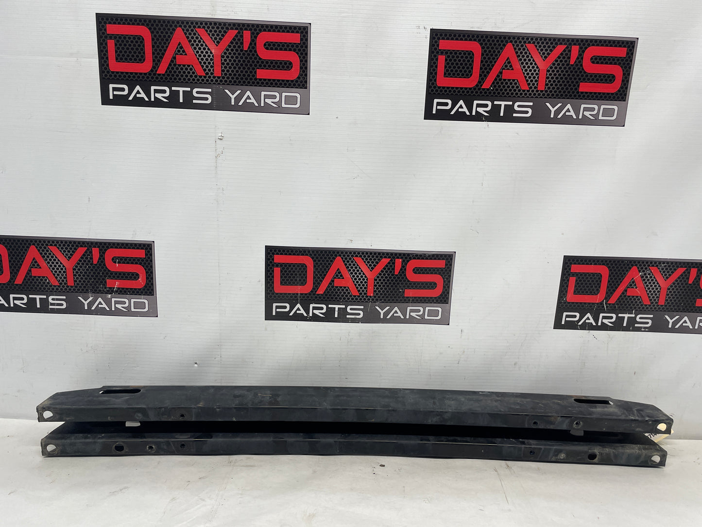 2009 Pontiac G8 GT Front Impact Absorber Bar OEM - Day's Parts Yard