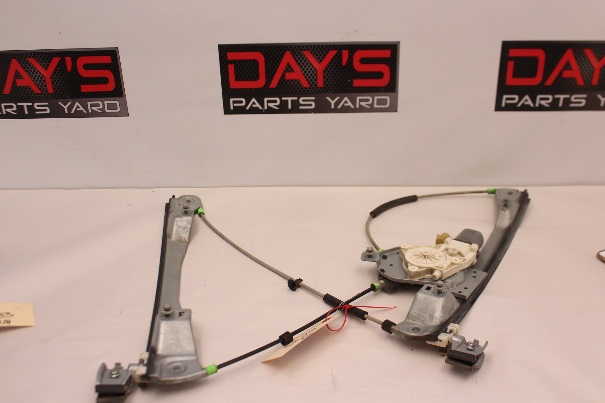 2009 Pontiac G8 GT Front RH Passenger Window Regulator Motor OEM - Day's Parts Yard