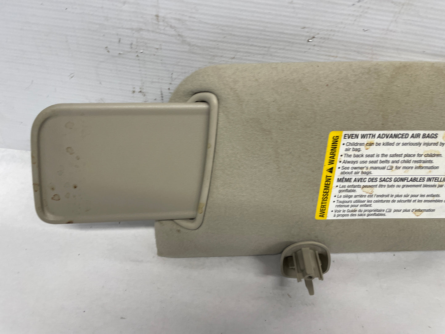2004 GMC Sierra K1500 RH & LH Sunvisor Sun Visor Shade w/ Clips OEM - Day's Parts Yard