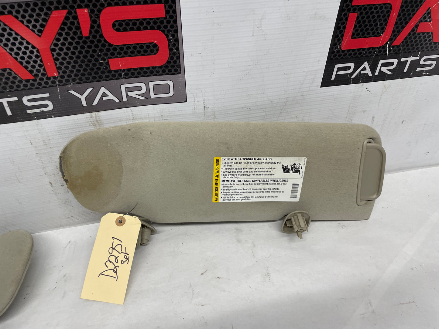 2004 GMC Sierra K1500 RH & LH Sunvisor Sun Visor Shade w/ Clips OEM - Day's Parts Yard