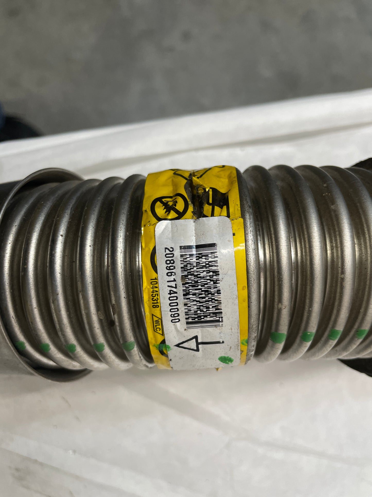 2011 Chevy C6 Corvette Grand Sport RH & LH Fuel Gas Tank w/ Pumps & Crossover Tube OEM