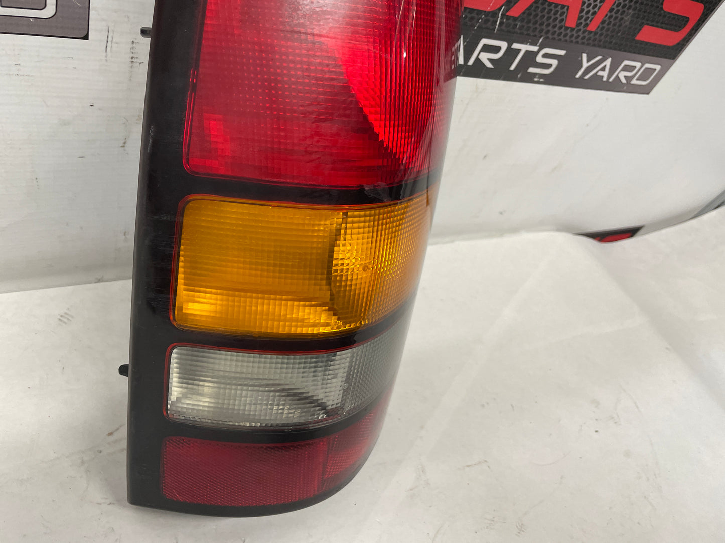 2004 GMC Sierra K1500 LH Driver Tail Light Taillight Lamp OEM - Day's Parts Yard
