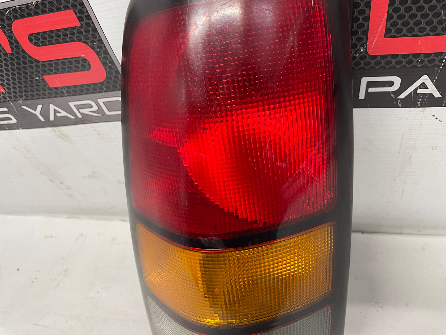 2004 GMC Sierra K1500 LH Driver Tail Light Taillight Lamp OEM - Day's Parts Yard