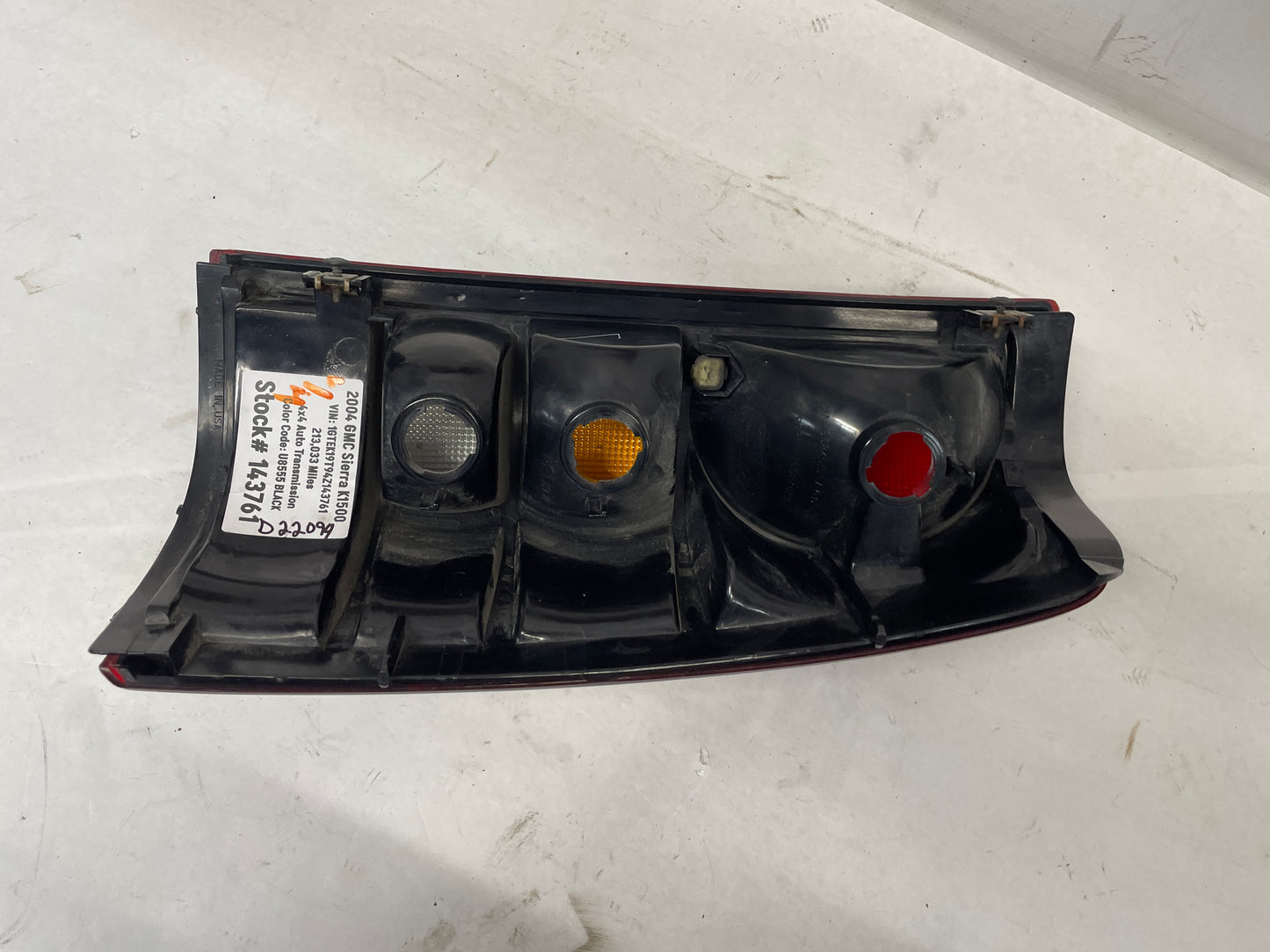 2004 GMC Sierra K1500 LH Driver Tail Light Taillight Lamp OEM - Day's Parts Yard