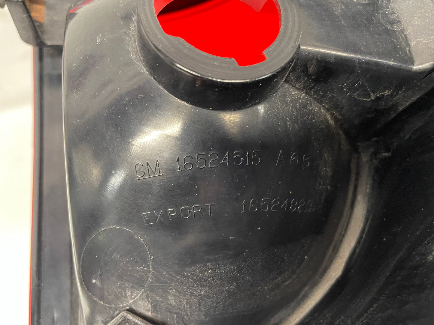 2004 GMC Sierra K1500 LH Driver Tail Light Taillight Lamp OEM - Day's Parts Yard