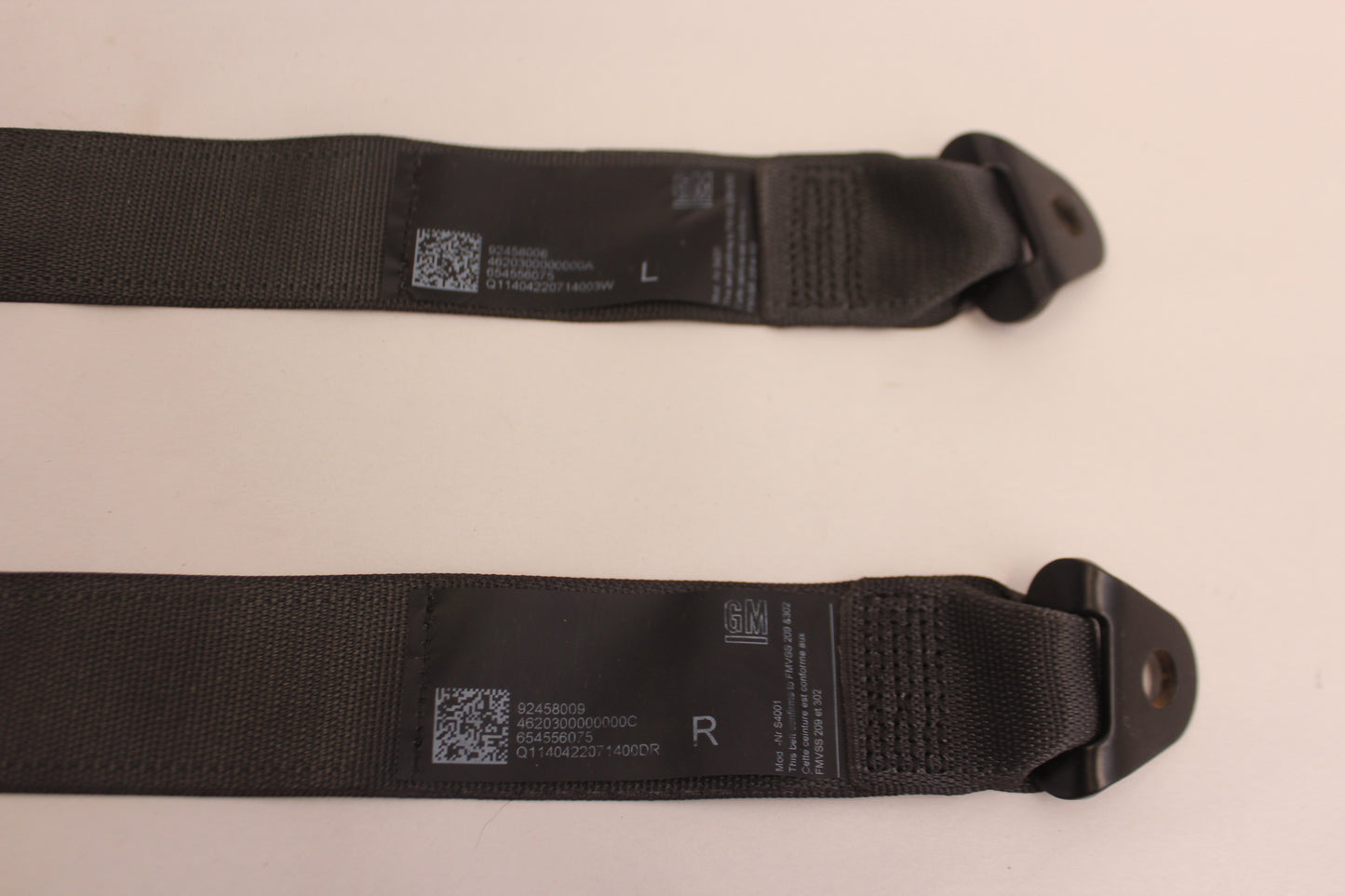 2015 Chevy SS Sedan Rear RH & LH Seat Belt Seatbelt Retractor OEM - Day's Parts Yard