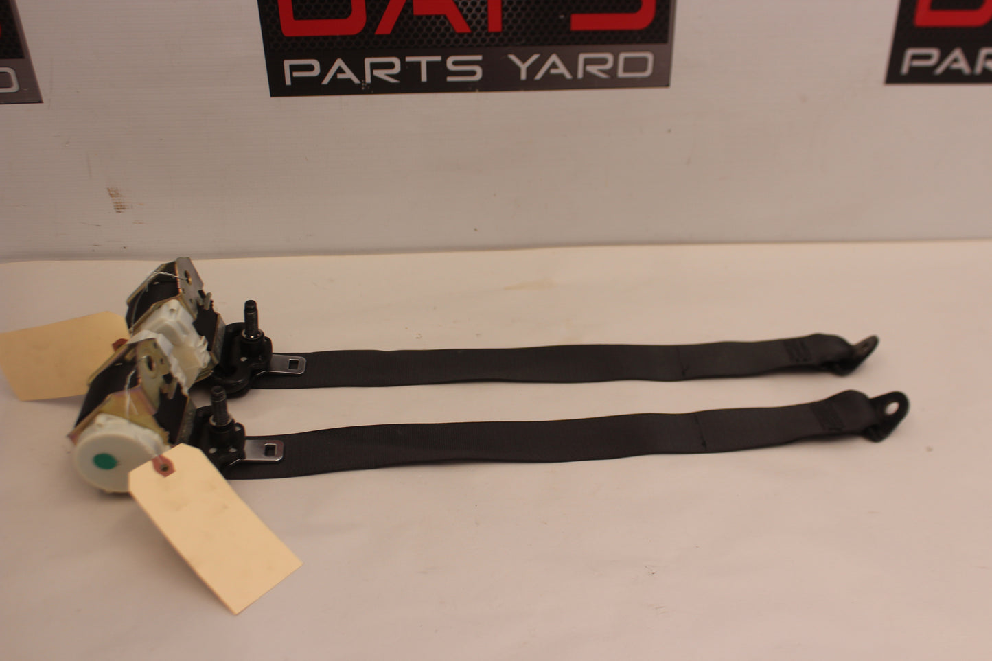 2015 Chevy SS Sedan Rear RH & LH Seat Belt Seatbelt Retractor OEM - Day's Parts Yard