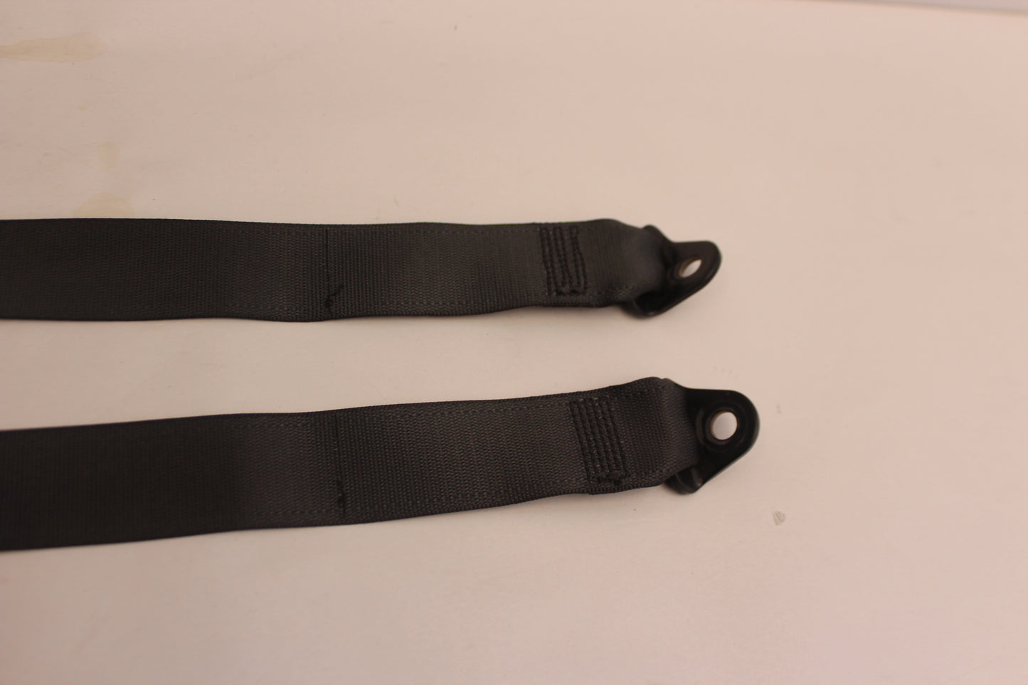 2015 Chevy SS Sedan Rear RH & LH Seat Belt Seatbelt Retractor OEM - Day's Parts Yard