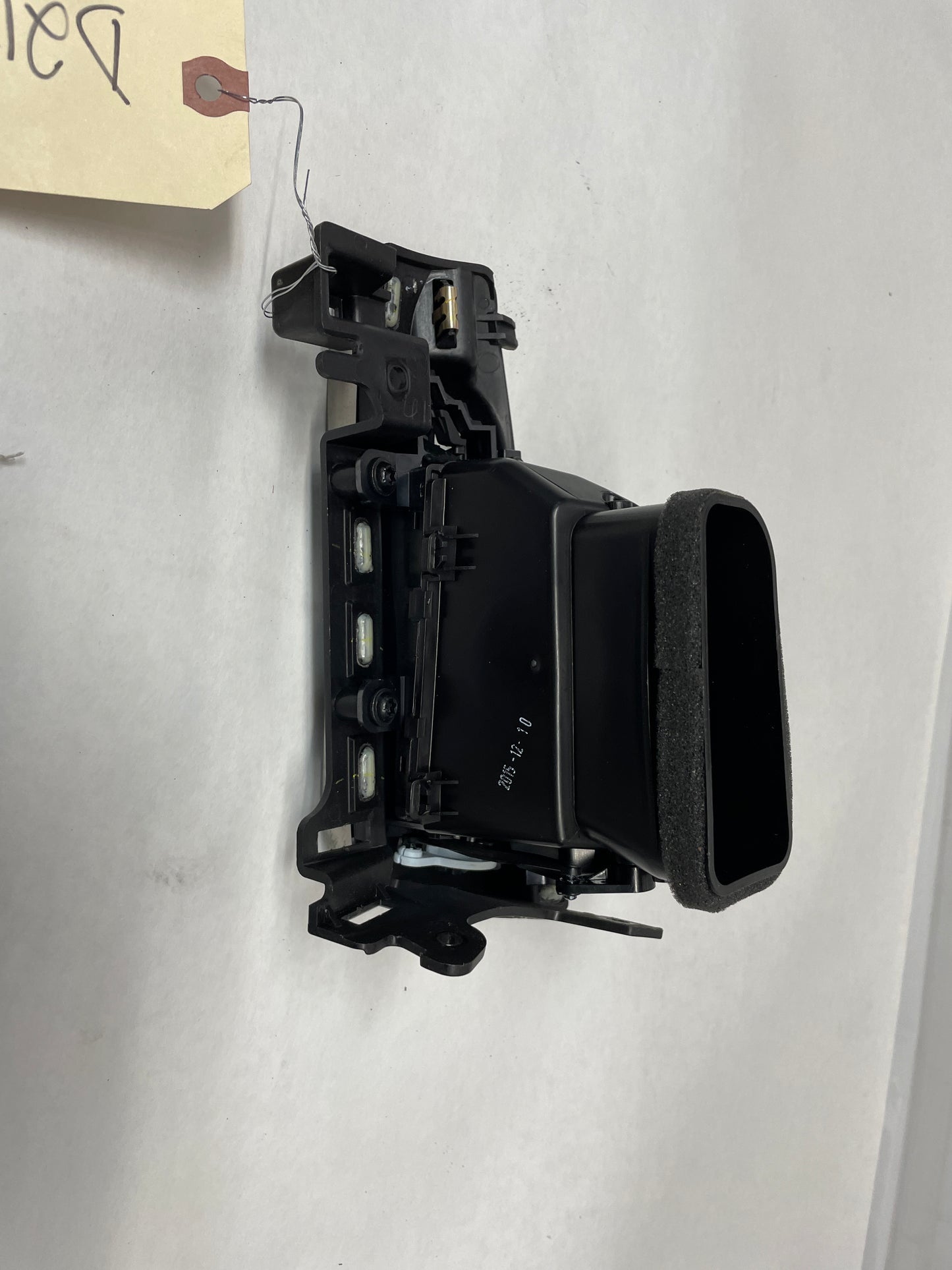 2016 Cadillac ATS-V LH Driver Dash Air Vent Carbon Fiber Trim Applique OEM - Day's Parts Yard