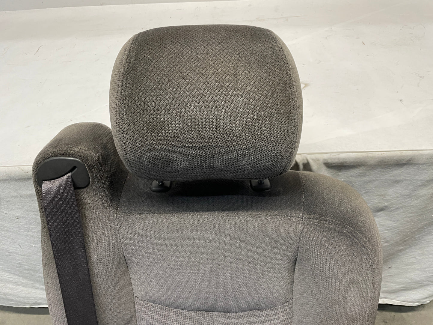 2004 GMC Sierra K1500 RH Passenger Front Seat Gray Cloth OEM - Day's Parts Yard