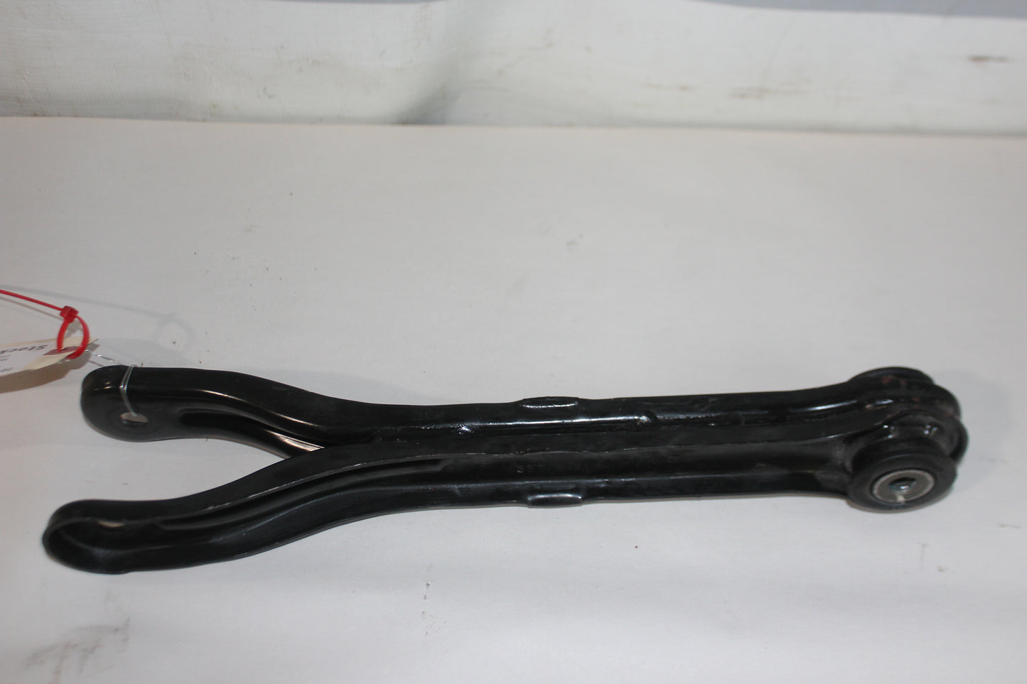 2013 Chevy Camaro Rear RH Passenger Lower Control Trailing Arm OEM - Day's Parts Yard