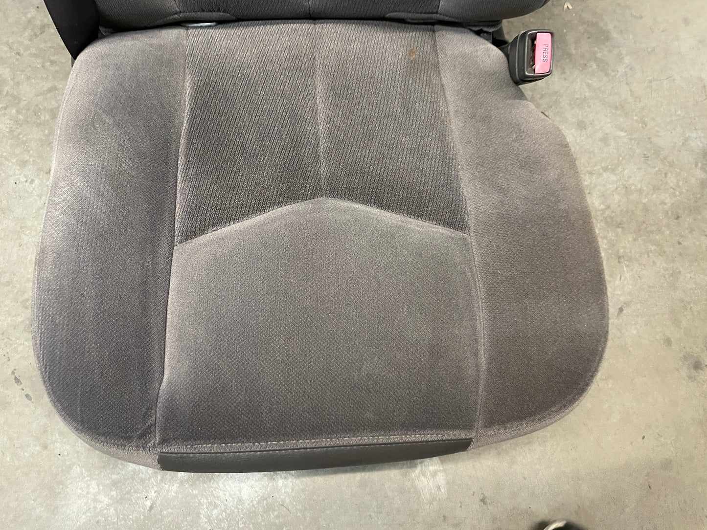 2004 GMC Sierra K1500 RH Passenger Front Seat Gray Cloth OEM - Day's Parts Yard