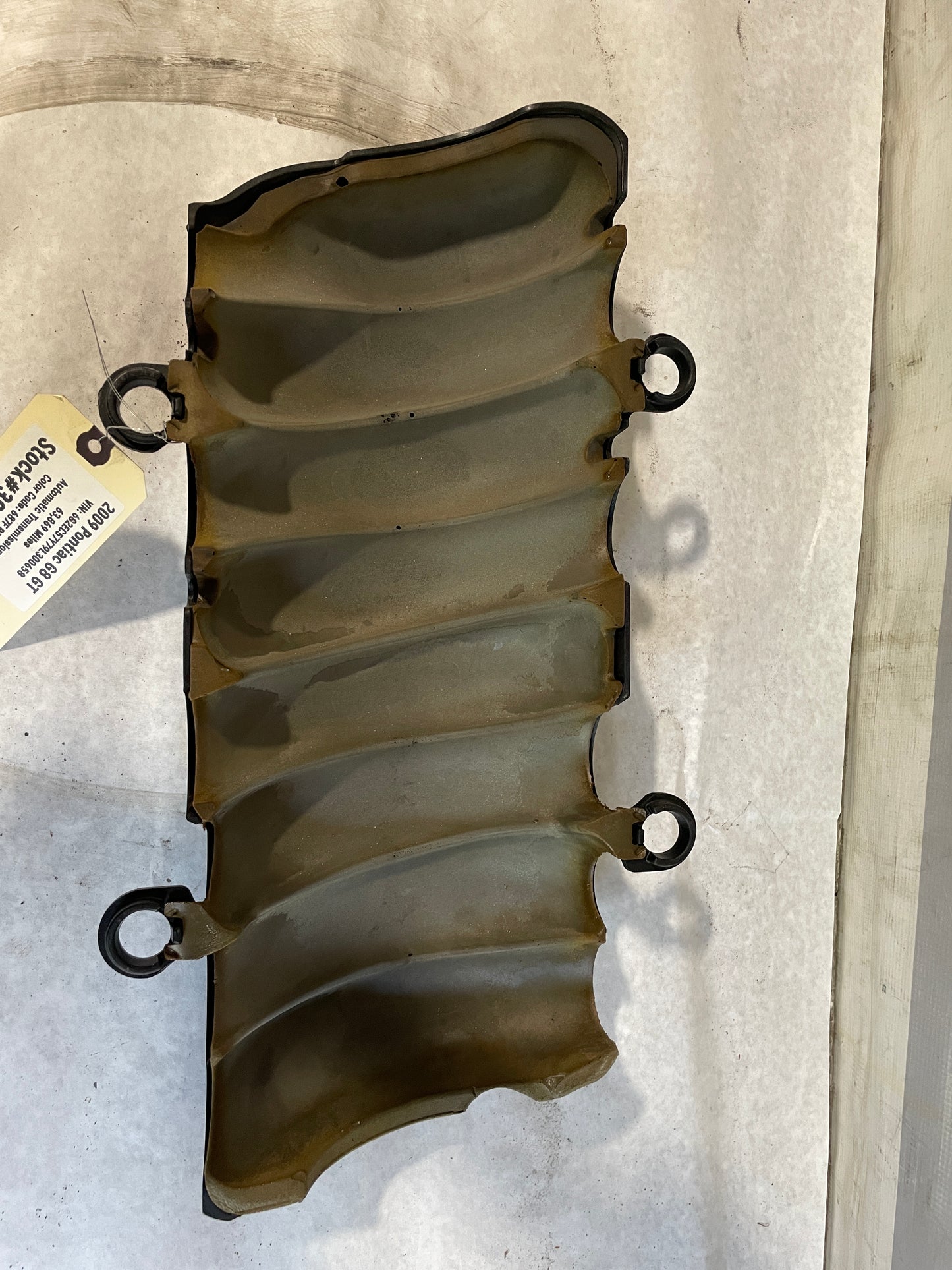 2009 Pontiac G8 GT Intake Manifold Cover OEM - Day's Parts Yard