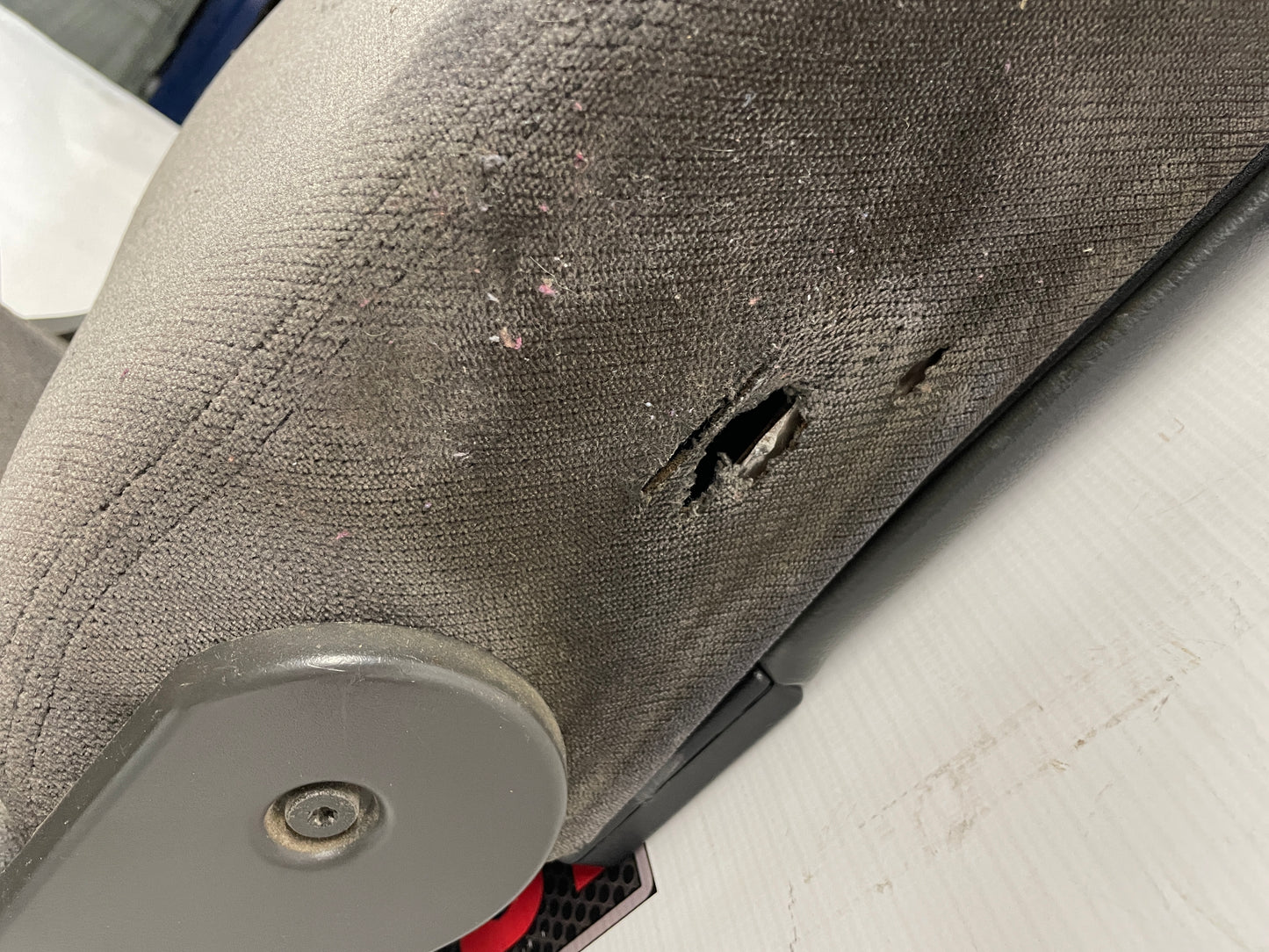 2004 GMC Sierra K1500 Front Center Console Arm Rest Jump Seat Grey Cloth OEM - Day's Parts Yard