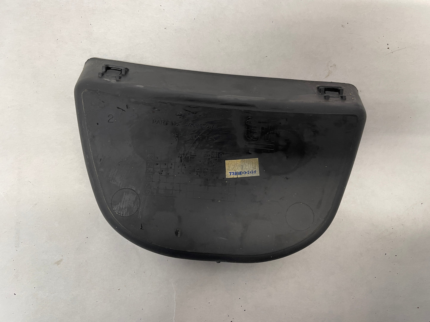 2005 Pontiac GTO Center Console Upper Top Rubber Insert OEM - Day's Parts Yard