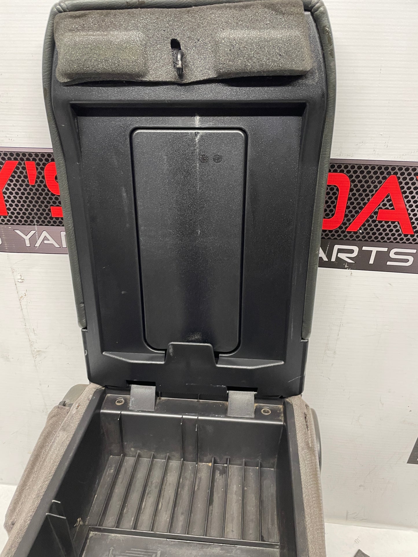 2004 GMC Sierra K1500 Front Center Console Arm Rest Jump Seat Grey Cloth OEM - Day's Parts Yard