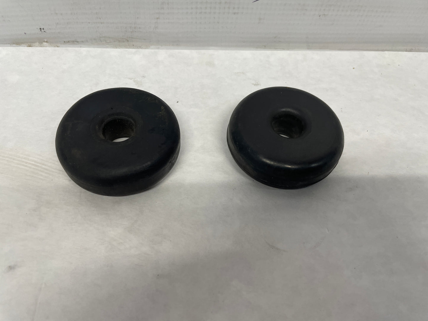 2006 Pontiac GTO Upper Radiator Side Rubber Bushings OEM - Day's Parts Yard